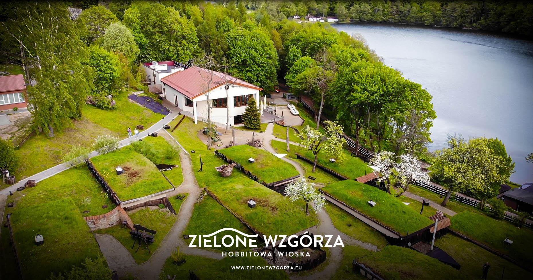 Zielone Wzgórza — Hobbitowe Domki na Kaszubach — ul. Uhlenberga 8A, 83-047 Przywidz — ViaCamp.pl